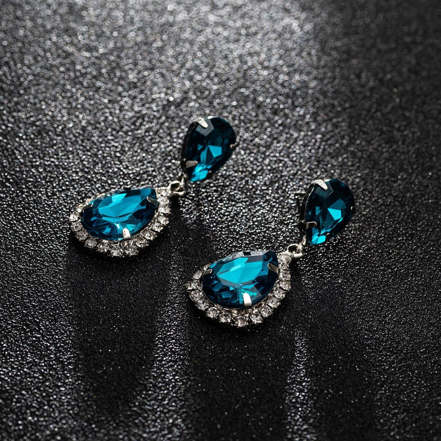 Aretes de gota azul turquesa