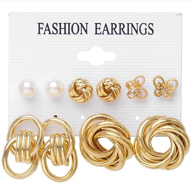 Set de aretes dorados( 5 pares)