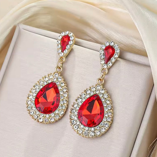 Aretes de gota largos color rojo