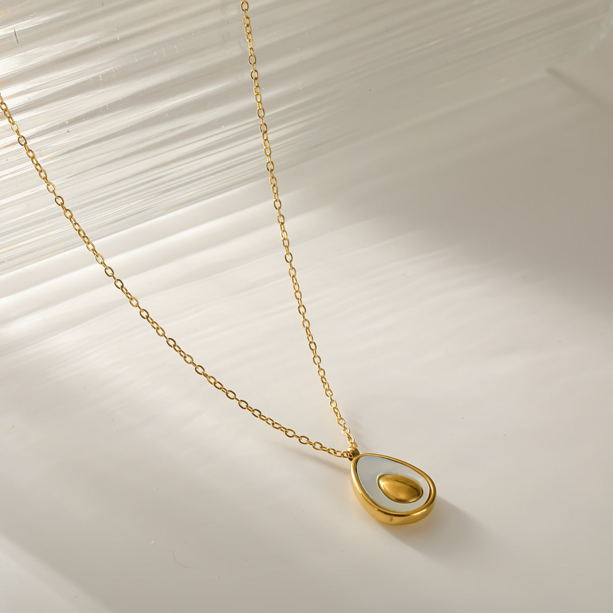 Collar aguacate- acero inoxidable