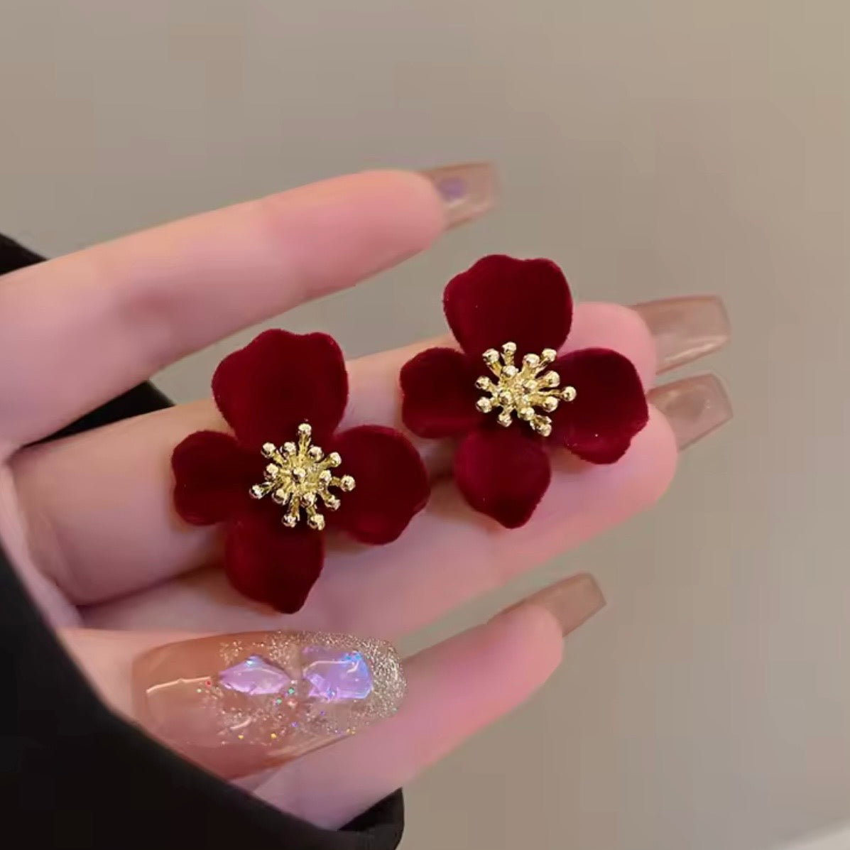 Aretes de flores terciopelo