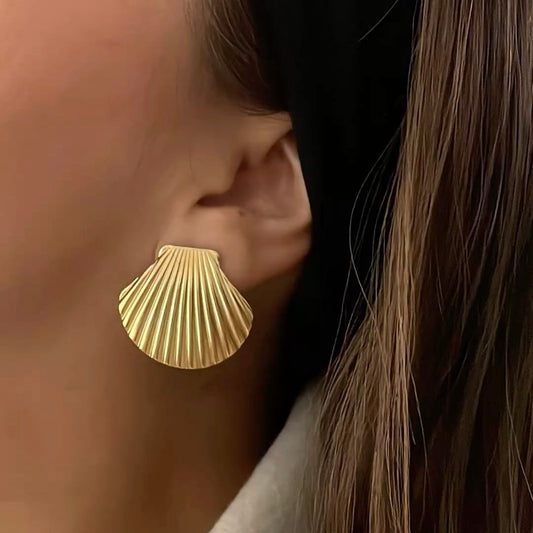 Aretes de Conchita dorada - acero inoxidable