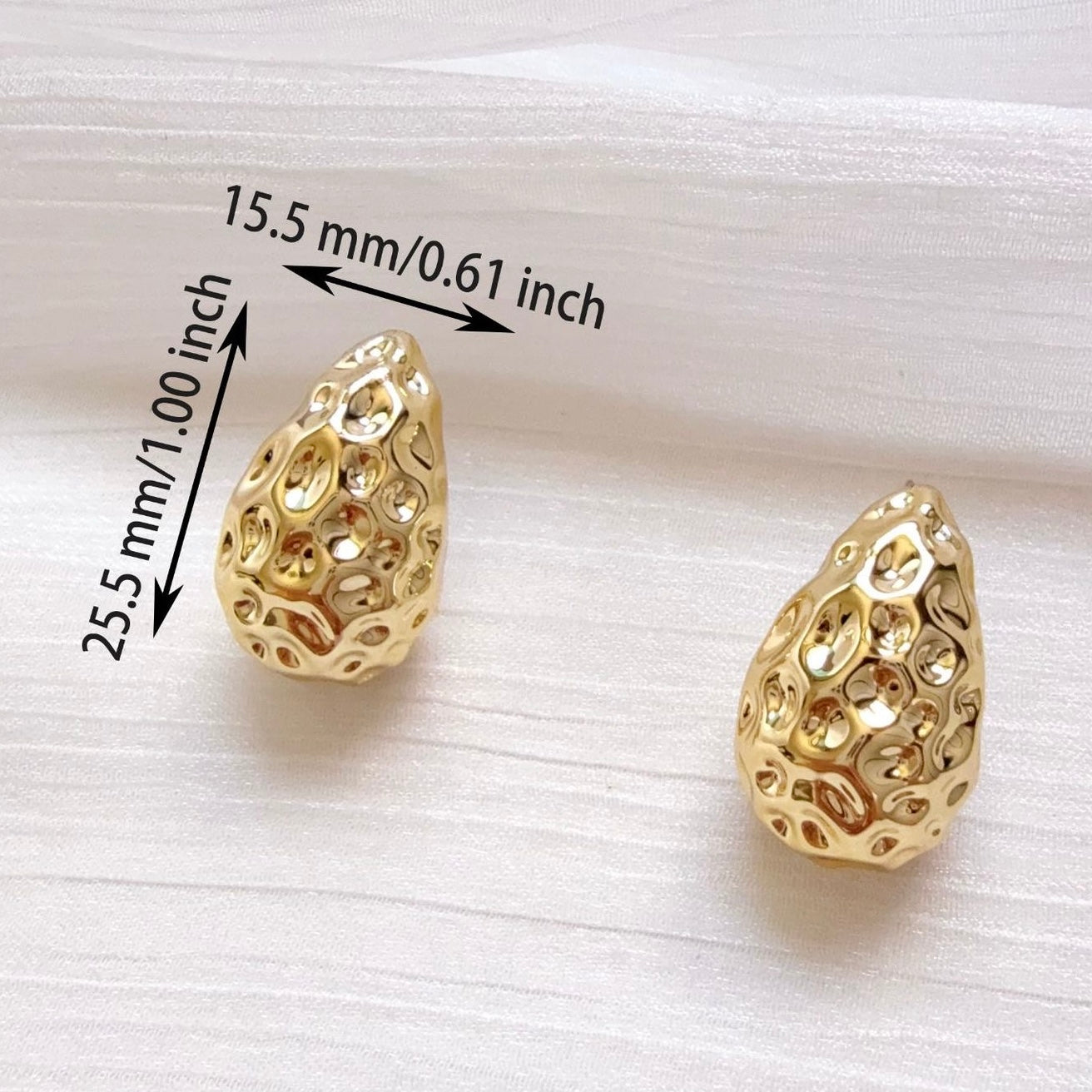 Aretes gota con textura