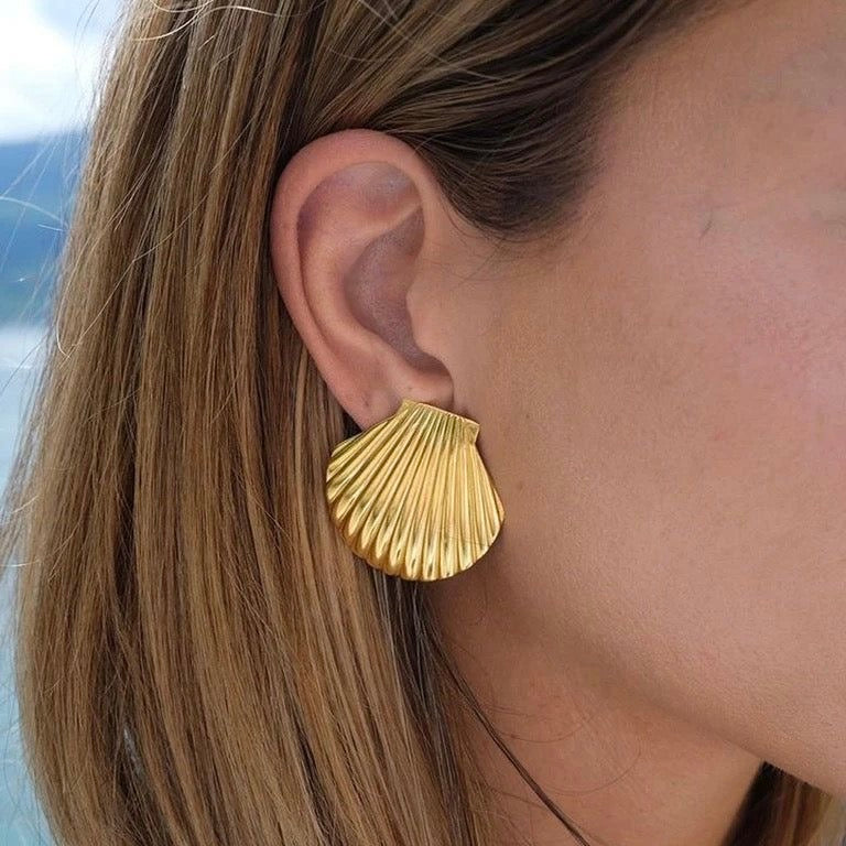 Aretes conchitas doradas- acero inoxidable