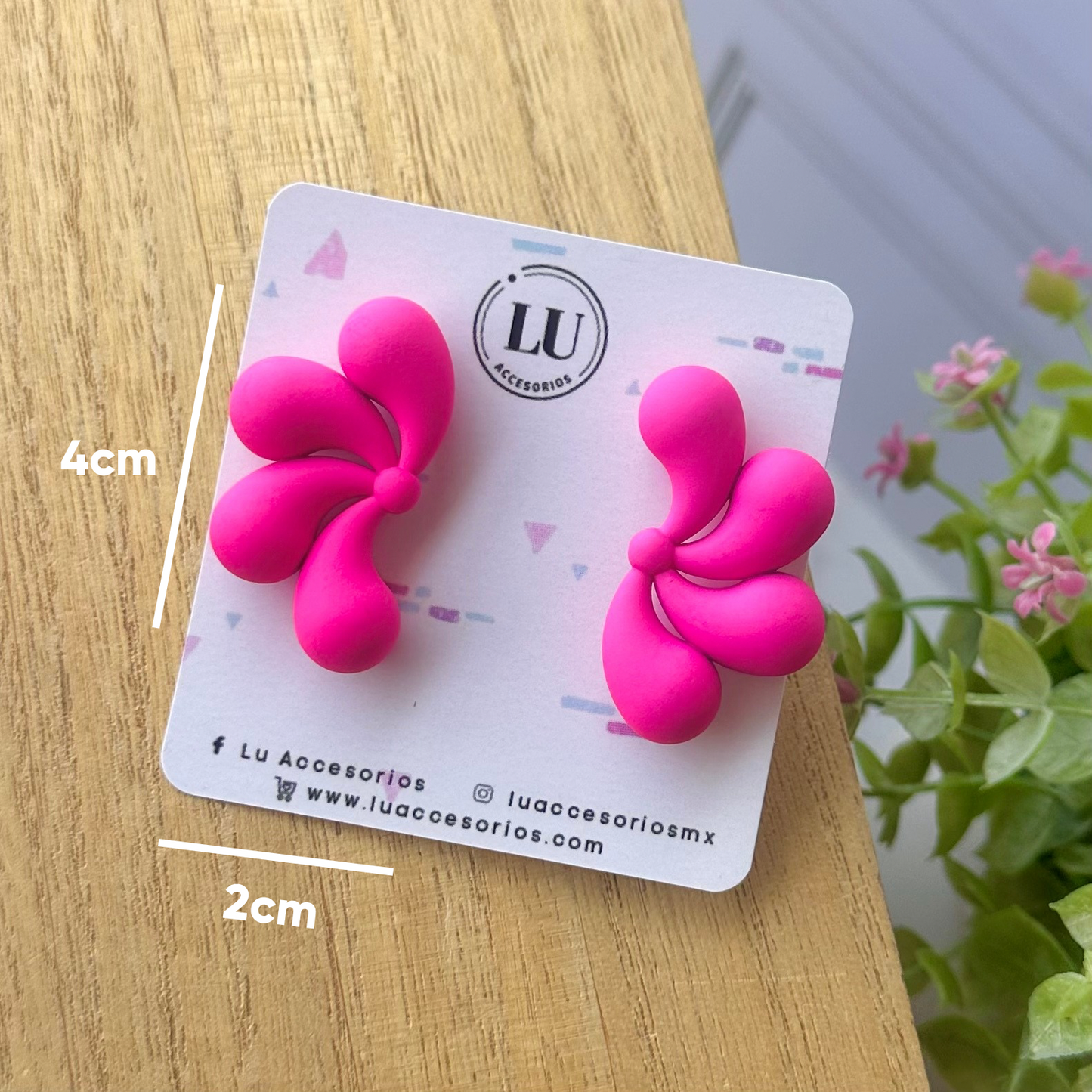 Aretes de gotas rosadas