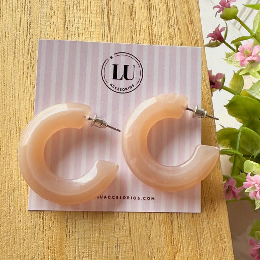 Aretes nude