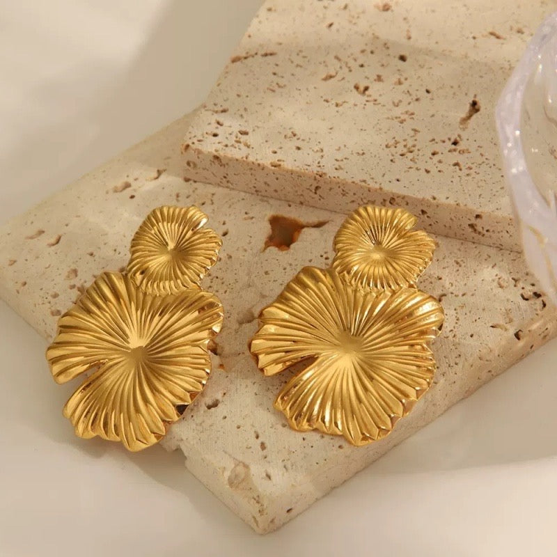 Aretes dorados con textura - acero inoxidable