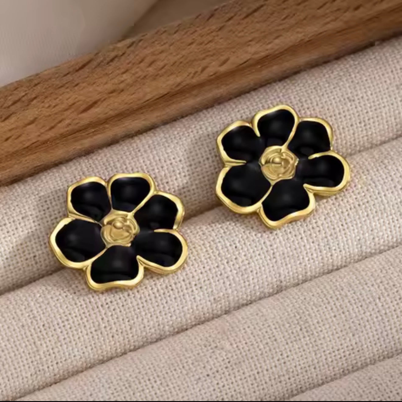Aretes flores negras- acero inoxidable