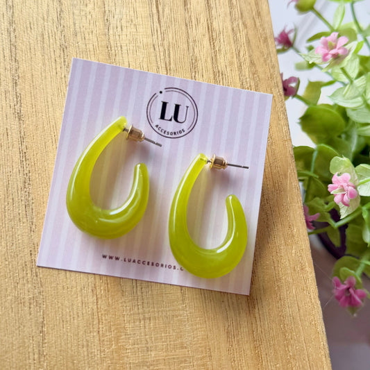Aretes de acrílico verdes