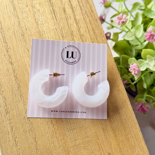 Aretes medio círculo - blancos