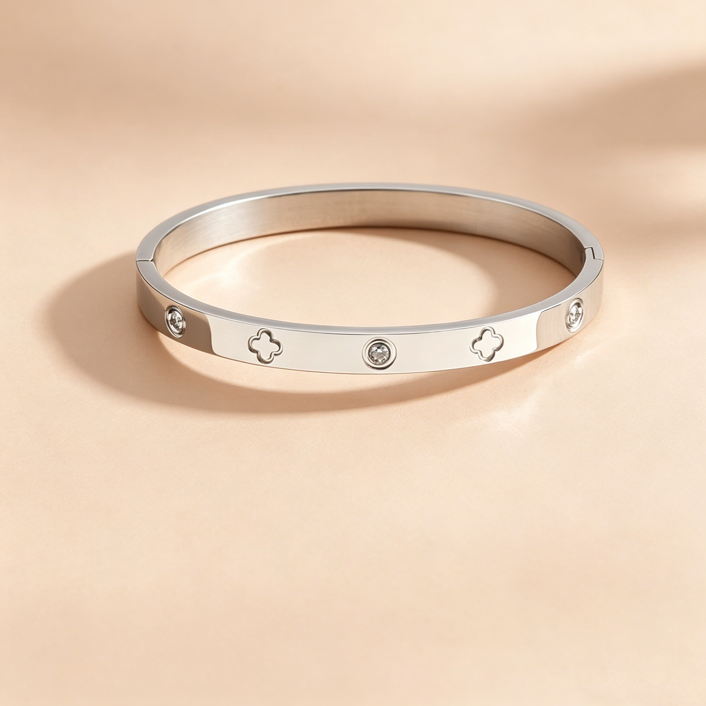 Pulsera plateada con flor - acero inoxidable