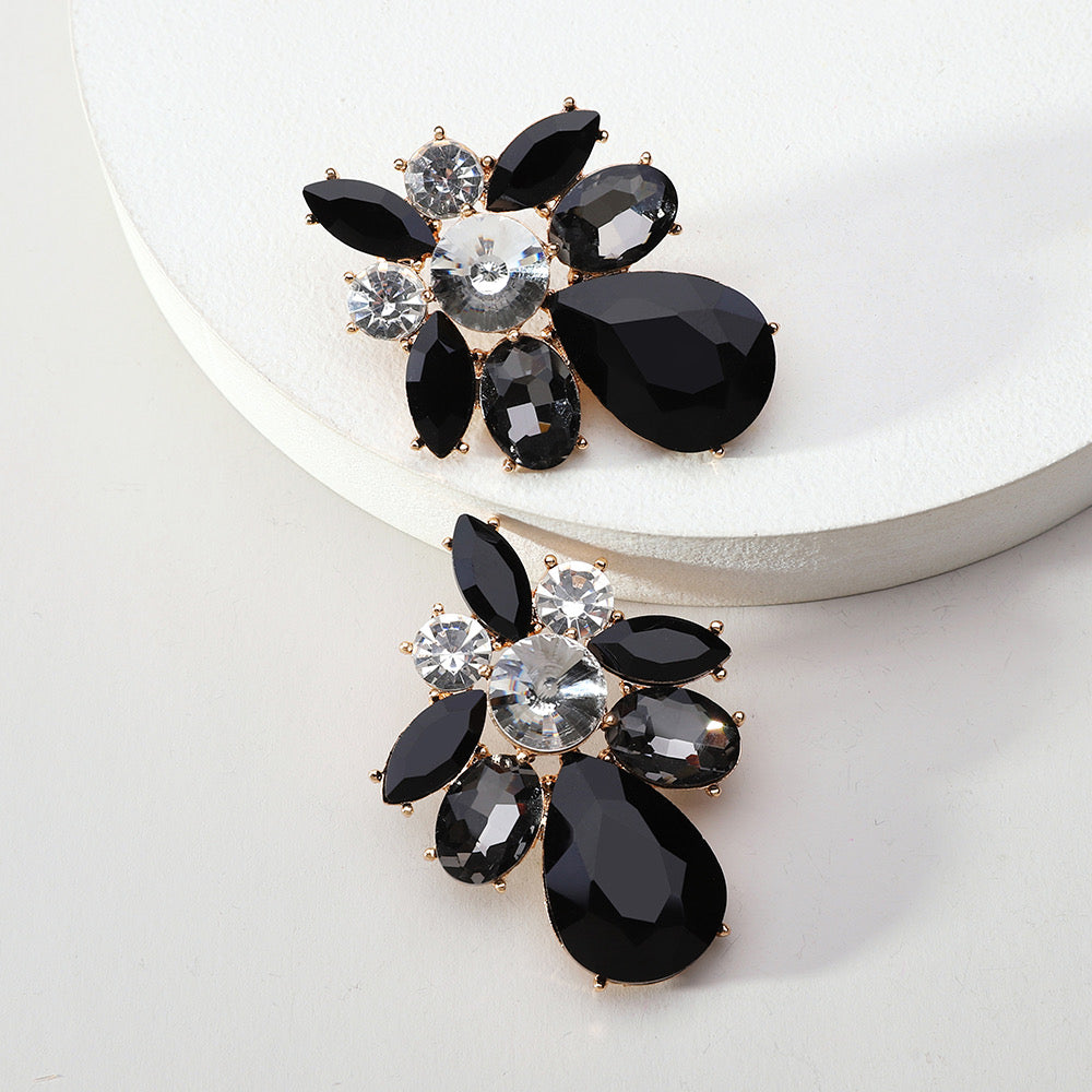 Aretes de pedrería negros