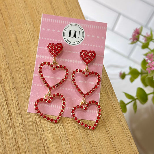 Aretes de corazones rojos pedrería