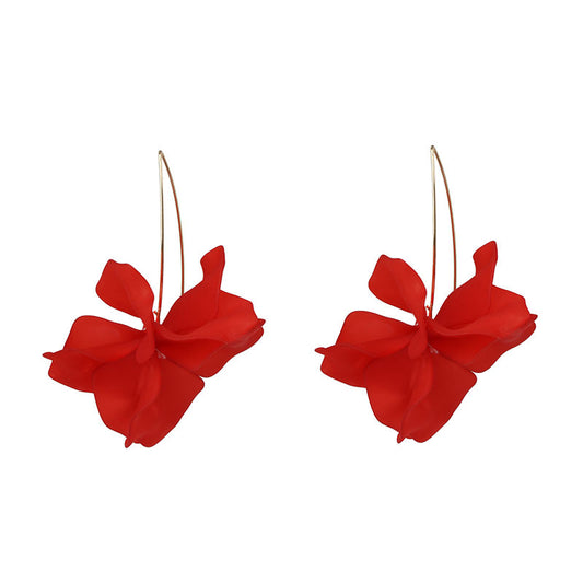 Aretes largos pétalos rojos