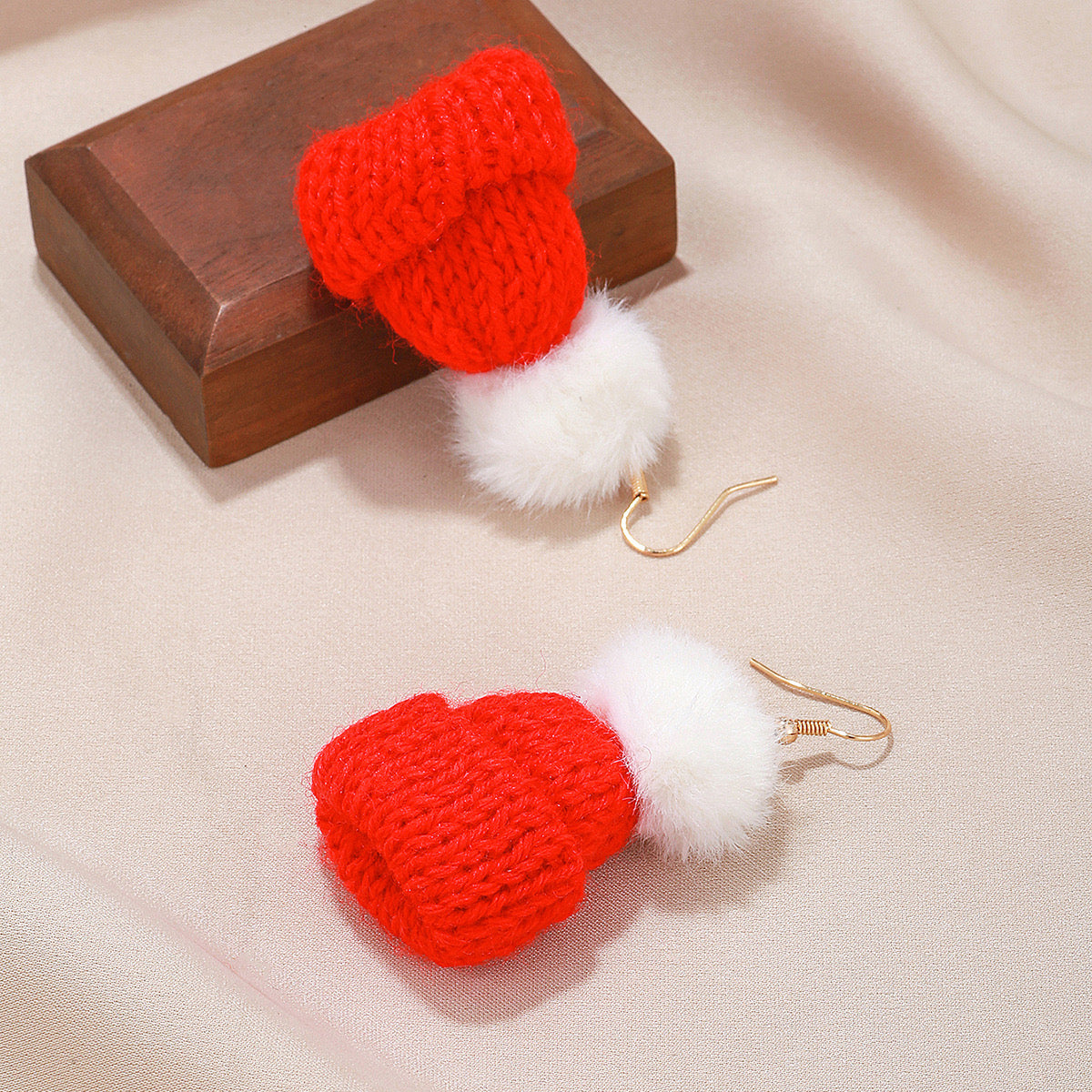 Aretes gorrito navideño
